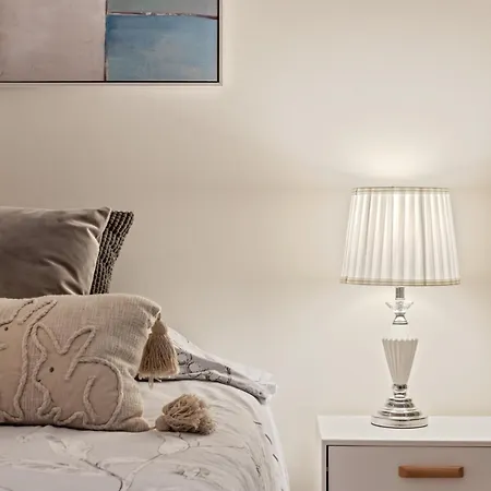 Apartment Albatross Hills